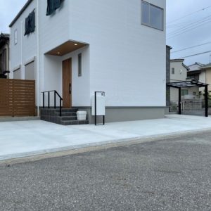 加古川市O様邸　モノトーンカラーの外構ですっきりと仕上げました。外構工事　土間ｺﾝｸﾘｰﾄ